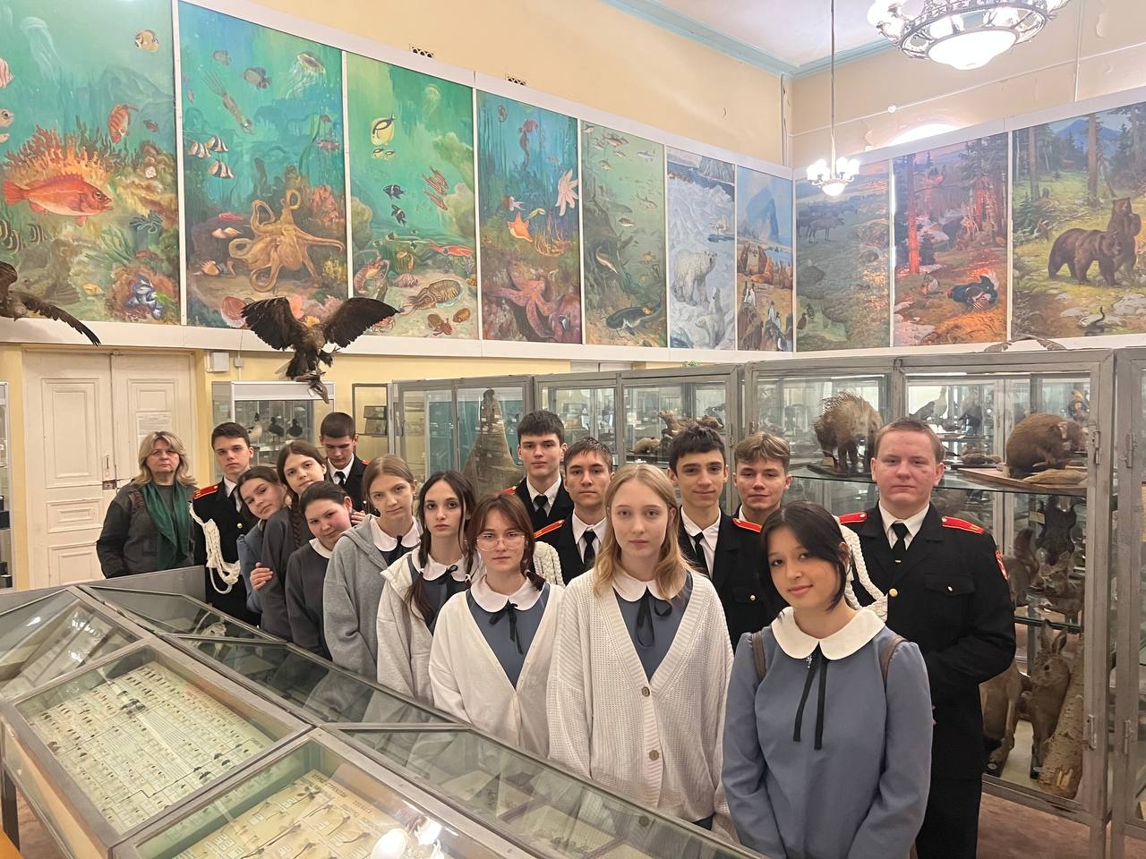 В рамках образовательной программы обучающиеся 9а,8,9б классов посетили зоологический музей и